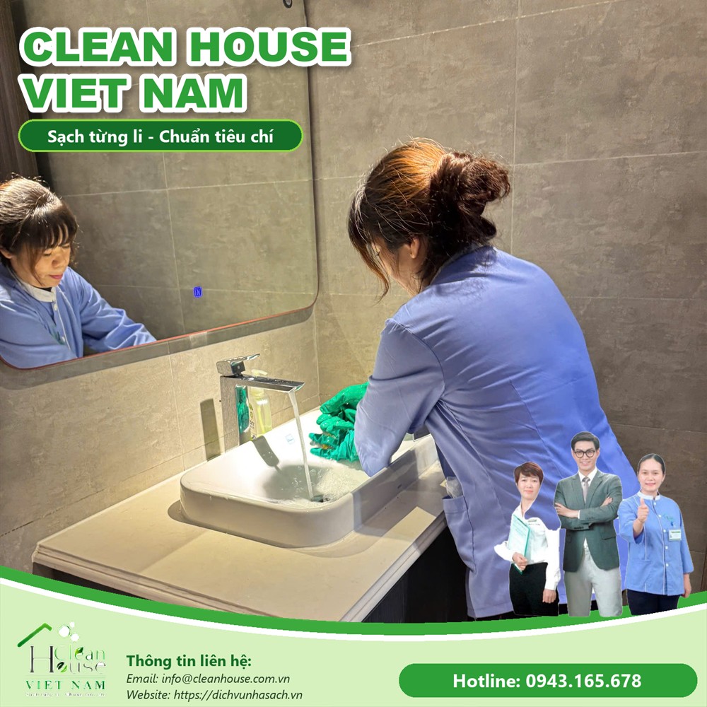 Nhân viên Dịch vụ Nhà Sạch làm sạch bồn rửa
