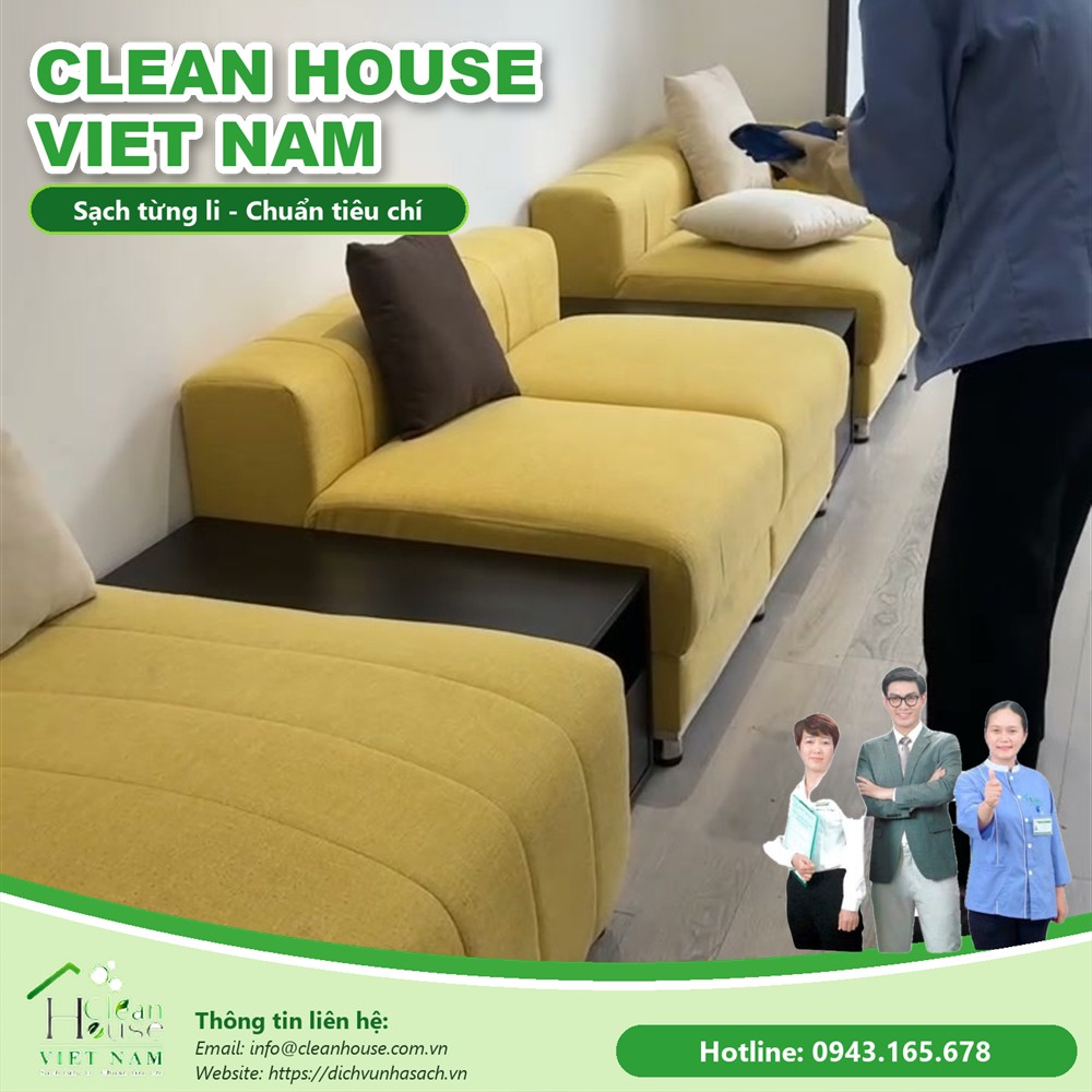 Nhân viên Dịch vụ Nhà Sạch làm việc