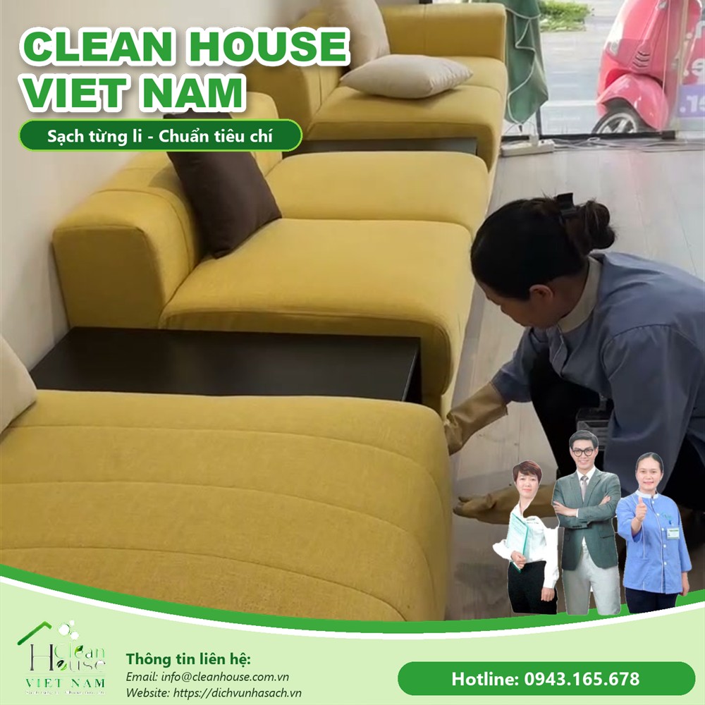 Nhân viên Dịch vụ Nhà Sạch làm việc