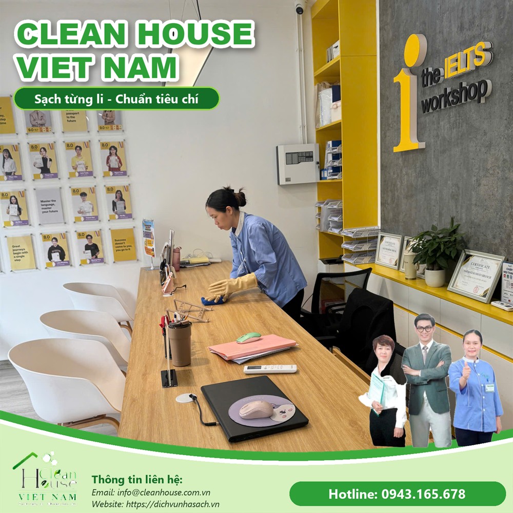 Nhân viên Dịch vụ Nhà Sạch làm việc