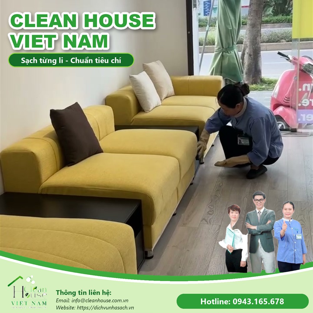 Nhân viên Dịch vụ Nhà Sạch làm việc