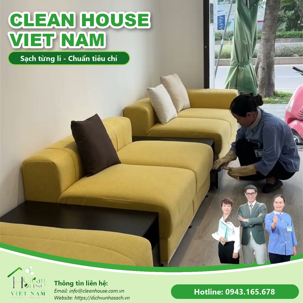 Nhân viên Dịch vụ Nhà Sạch làm việc